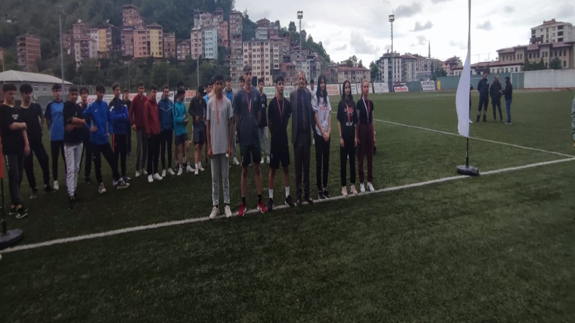 Gençlik Haftası Kapsamında Atletizm Dalında Ödül Kazanan Öğrencilerimiz